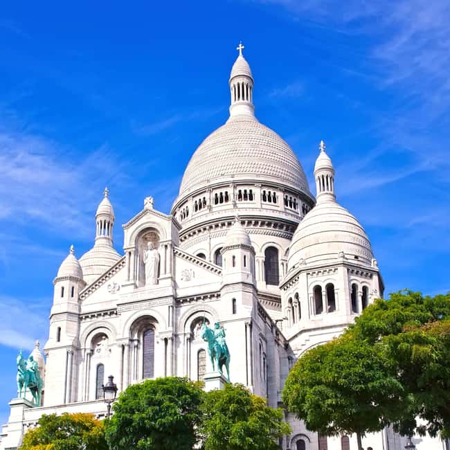Paris: City Pass – Eiffel, Louvre & 27+ Must-See Sights - Hop-On Hop-Off Bus for 24 Hours: Your Moving Base