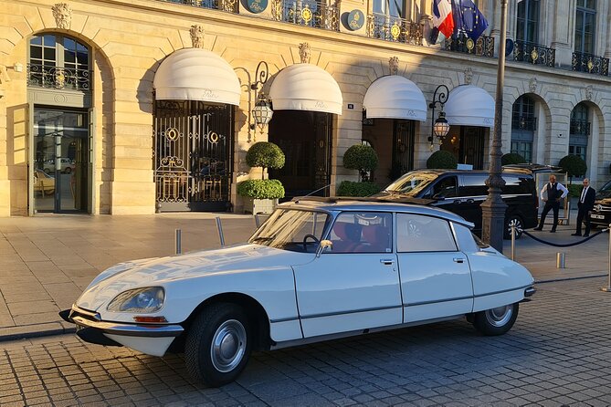Paris City Tour 2h00 Citroën DS Vintage with Open Roof - Louvre Pyramid: seeing the world’s most visited museum from street level