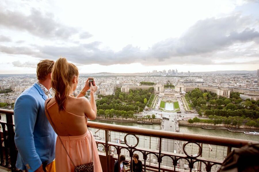 Paris: City Tour by Bus with Eiffel Tower & Optional Summit - Eiffel Tower timing: dusk views from the 2nd floor