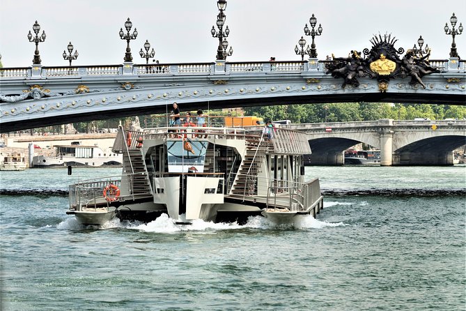 Paris City Tour by Coach with Sightseeing Seine River Cruise - From Place de l’Opéra to Place de la Concorde: The Grand Squares Route