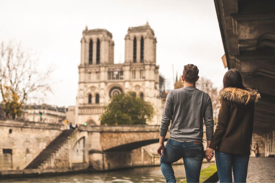 Paris: City Tour with Louvre Tickets & Cider with a Crepe - Île de la Cité and Notre-Dame Area: Medieval Paris at Walking Speed