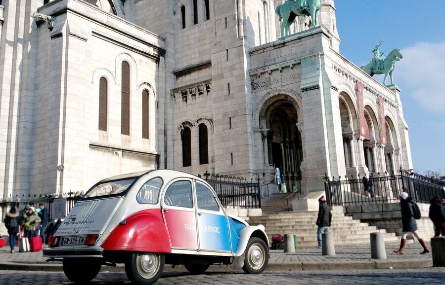 Paris: Classic Sites Tour by Vintage Citroen 2CV - Louvre glass pyramid to Notre-Dame on Île de la Cité