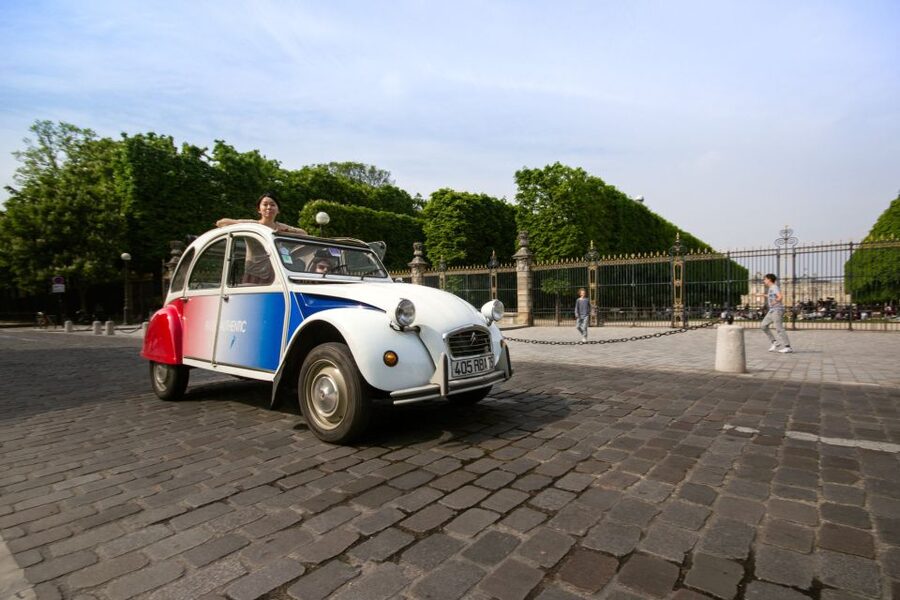 Paris: Classic Sites Tour by Vintage Citroen 2CV - The 2-hour classics plan: how to set your expectations