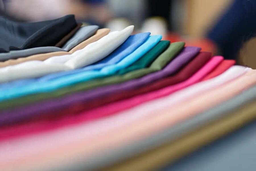Paris: Color analysis - Paris location details: Canal Saint-Martin, easy public transit, quiet start