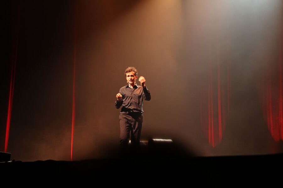 Paris: Comedy Show in English - How to Become a Parisian - Key things that make this show a smart Paris move