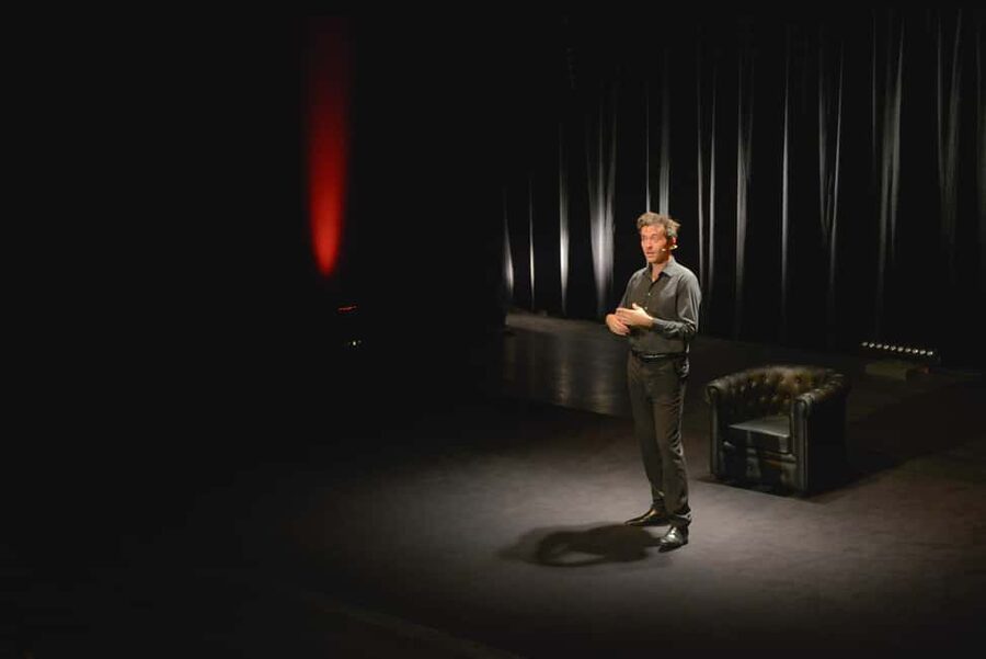 Paris: Comedy Show in English - How to Become a Parisian - Who should book this show (and who should skip it)
