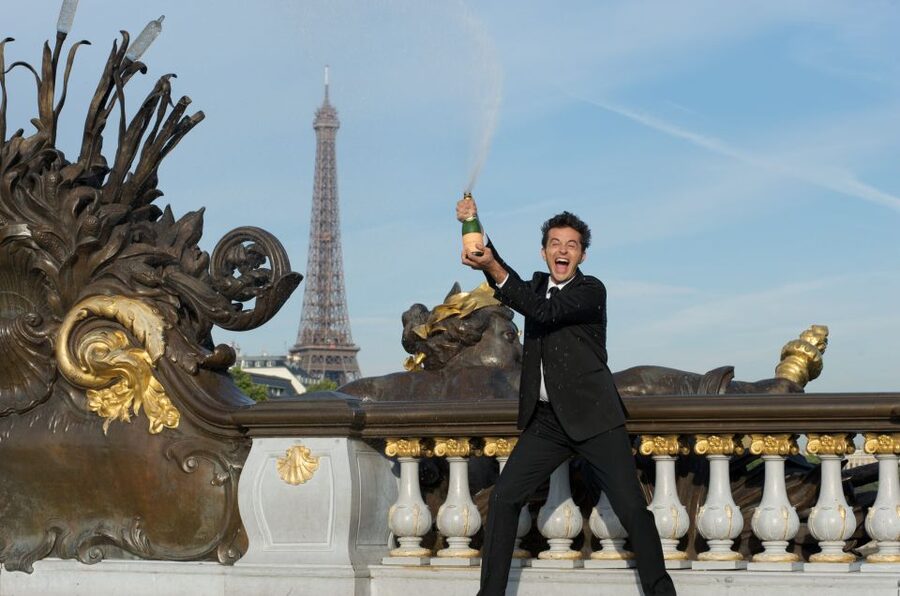Paris: Comedy Show in English - How to Become a Parisian - Meeting point flexibility and why you should arrive a bit early