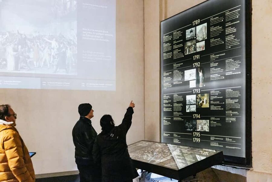 Paris: Conciergerie Ticket with Histopad - Audio guide languages and what they mean for planning