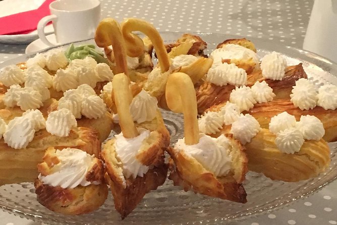 Paris Cooking Class: Chocolate Éclairs and Cream Puffs - Taste and talk: tea or coffee with your own pastries