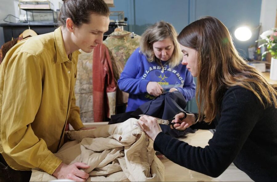 Paris: Couture workshop, upcycle your own jacket - Finding the atelier near Montmartre (and avoiding the 2nd-floor mystery)