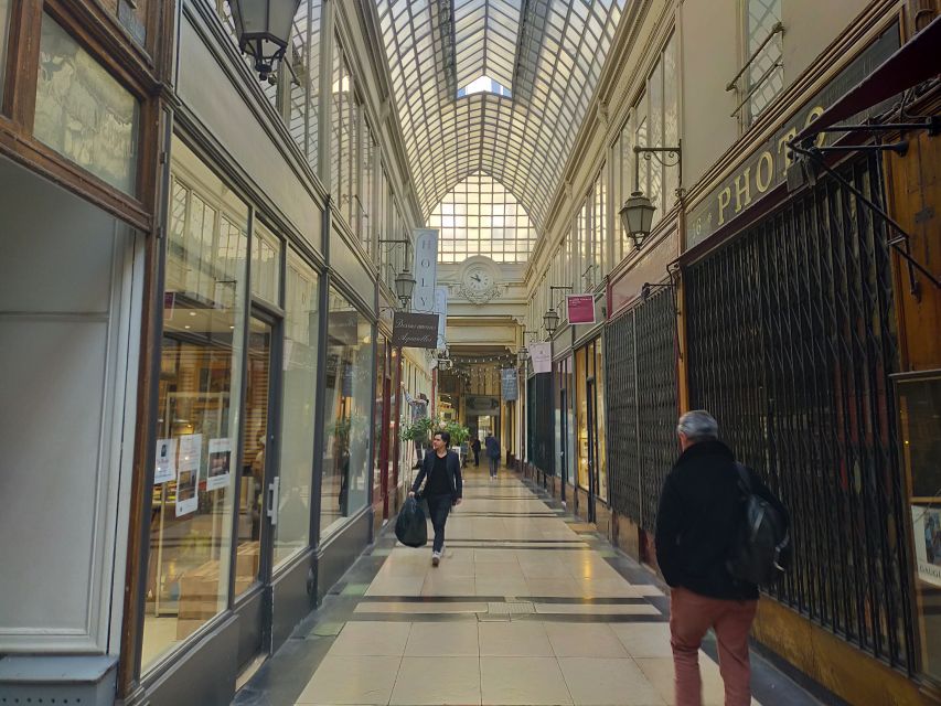 Paris: Covered Passages Walking Tour - The optional Seine cruise: a smooth add-on to the same trip