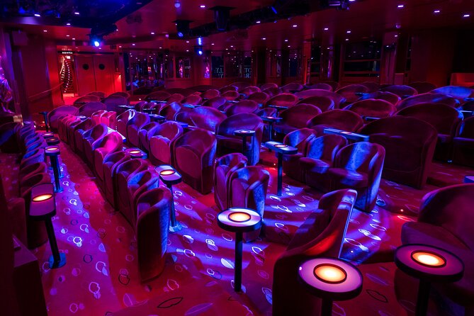 Paris: Crazy Horse Cabaret Show - Location on Avenue George V: easy to fit into a sightseeing day