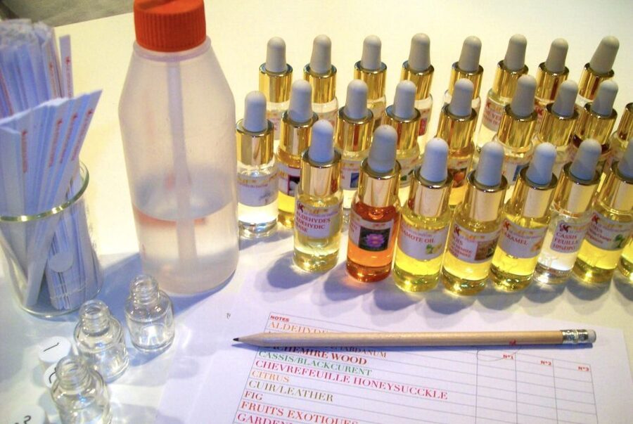 Paris: Create your Signature Scent Perfume Workshop - Notes, Chords, and Why Your Perfume Smells Different Later