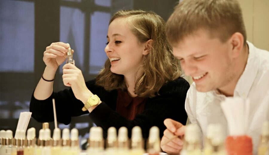 Paris: Create your Signature Scent Perfume Workshop - Meeting Marina JUNG in a Real Apartment Workshop