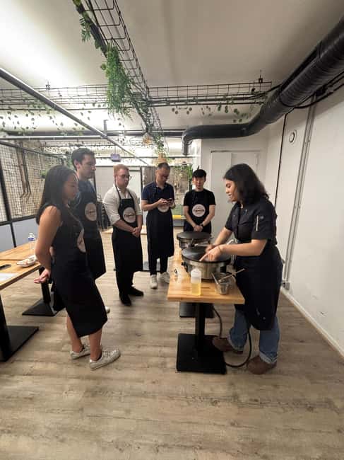 Paris: Crêpe and Galette Making Workshop with Cider - Key things to know before you go