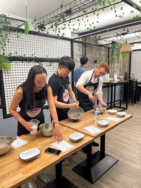 Paris: Crêpe and Galette Making Workshop with Cider - Practical tips to get better crêpes on your first try