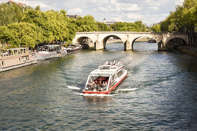 Paris: Cruise on The Canal Saint Martin and The Seine River - The Bastille-Area Underground Tunnel: Quiet Paris Under Vaulted Streets