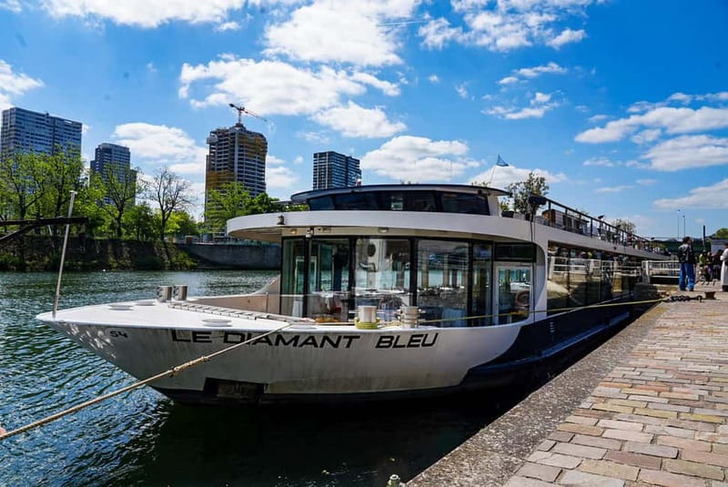 Paris: Cruise on the Seine with Brunch - The Diamant Bleu Boat: Rooftop Views Without the Fuss