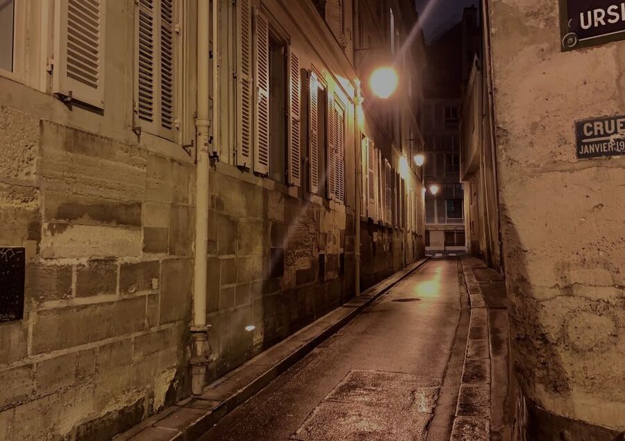 Paris: Dark History and Ghostly Guided Walking Tour - Pont Neuf: Walking the Bridge While Stories Cross Centuries