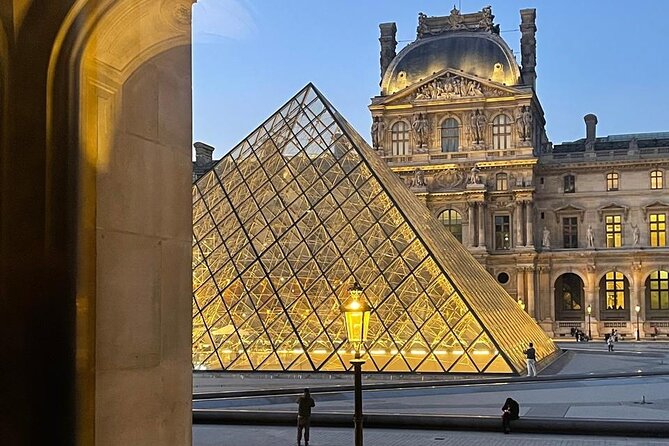 Paris Darkest Tales A Night of Secrets and Legendary Bar Tour - Key things to know before you go