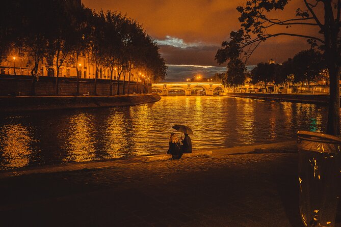 Paris Darkest Tales A Night of Secrets and Legendary Bar Tour - Why this starts at 8:00 pm and why that matters