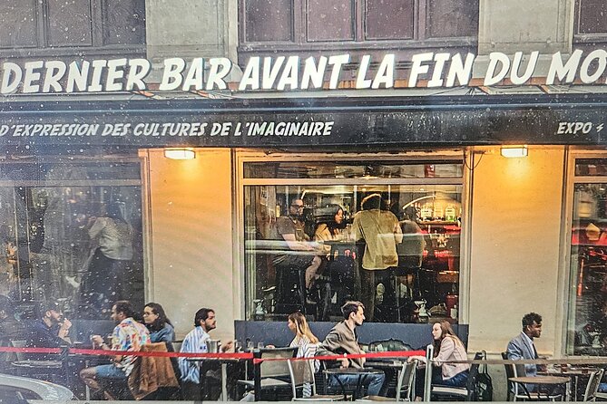 Paris Darkest Tales A Night of Secrets and Legendary Bar Tour - The Conciergerie and Place Dauphine: prison history and the Siege of Paris