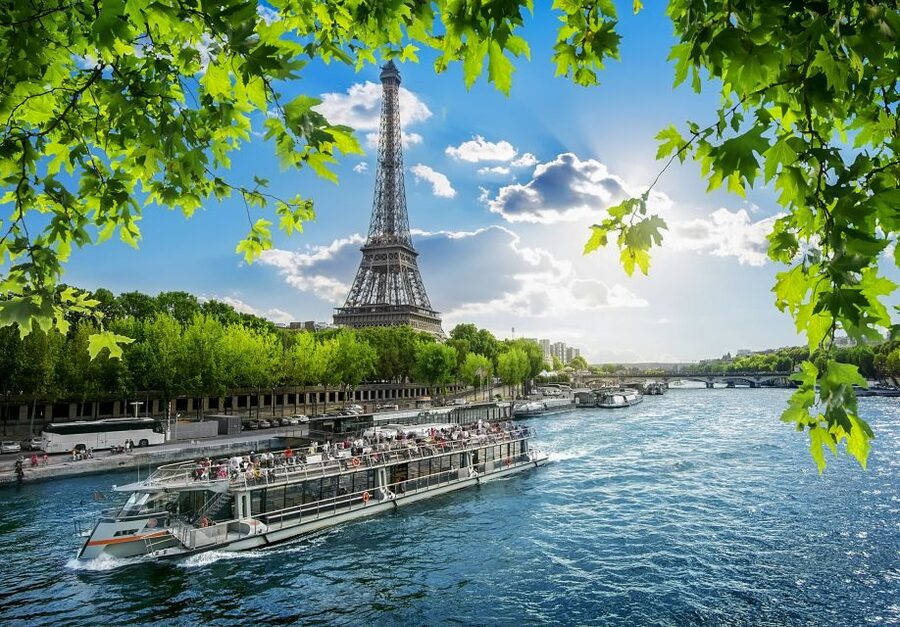 Paris: Day or Sunset Cruise with Drink, Ice Cream or Dessert - Day vs sunset vs night: the Eiffel Tower moment you’re choosing
