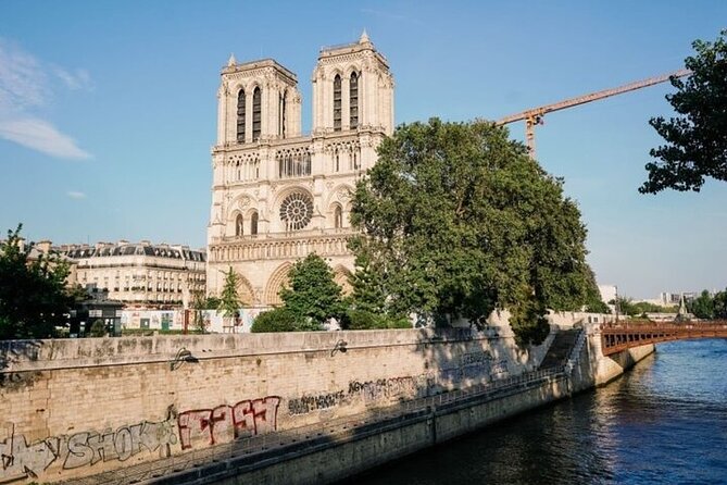 Paris Day Tour with Eiffel Tower, Louvre and Cruise Max 6 People - Louvre highlights you can actually finish: skip-the-line and Mona Lisa time