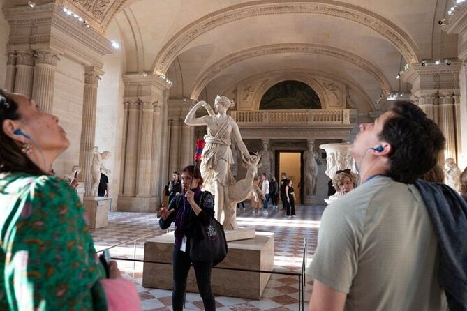 Paris Day Tour with Eiffel Tower, Louvre and Cruise Max 6 People - Sainte-Chapelle and the Conciergerie: fast exterior stops with big stories