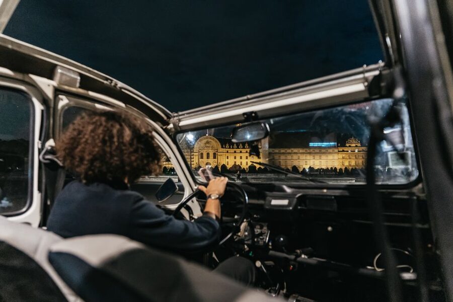 Paris: Discover Paris by Night in a Vintage Car with a Local - Eiffel Tower in full glow: why the timing feels worth it