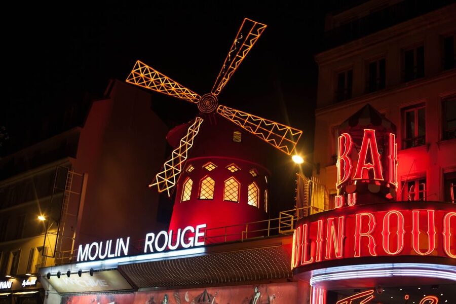 Paris: Discovery Hop-On Hop-Off and Paris by Night Tour - Walking tours included: Eiffel, Emily, Fashion, Montmartre, and themed extras