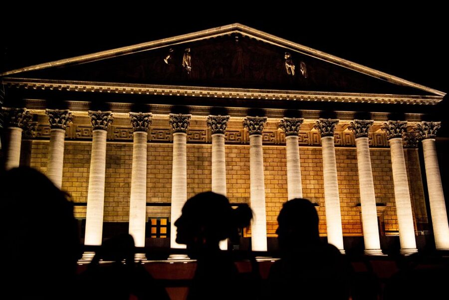 Paris: Discovery Hop-On Hop-Off and Paris by Night Tour - Audio guide reality: 10 languages, plus kids’ tracks