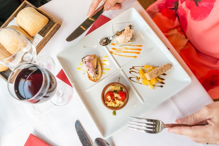 Paris: Early Evening Dinner Cruise on the River Seine - Value Check: Is $100 Worth It for a Seine Dinner Cruise?