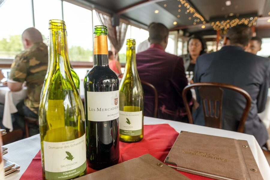Paris: Early Evening Dinner Cruise on the River Seine - Drinks, Cheese, and Upgrades: Keeping the Bill Predictable