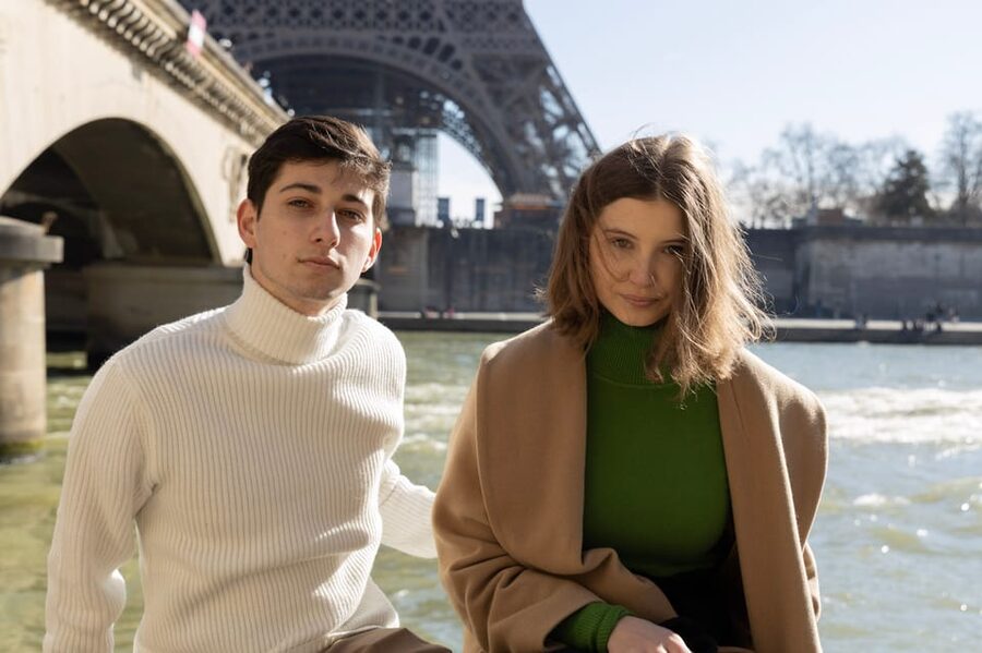 Paris: Eiffel Area Private Photoshoot - Deliverables you’ll actually use: 200+ lightly-edited JPEGs