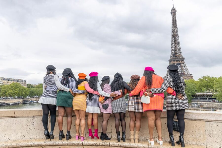 Paris: Eiffel Area Private Photoshoot - Where you meet: 2 Rue Beethoven and a simple start
