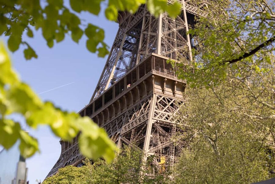 Paris: Eiffel Tower Dining, Gustave Menu at Madame Brasserie - Eiffel Tower dining on the first floor: what it really feels like