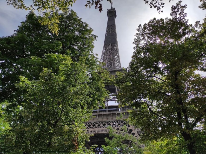 Paris: Eiffel Tower Entry Ticket with Optional Summit Access - Meeting at Le Champ de Mars Cafe: how to avoid the wrong door