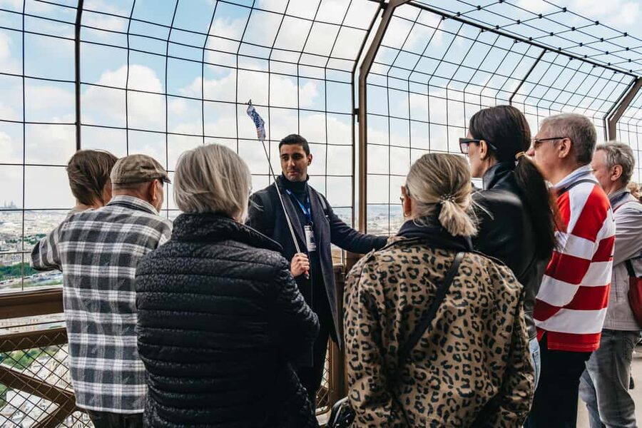 Paris: Eiffel Tower Fully Guided Tour with Summit Option - Summit option: glass-walled lifts and the 276-meter payoff