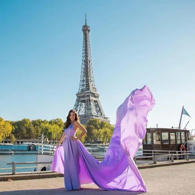Paris: Eiffel Tower Glamor Photoshoot with Dress Options - Getting to Pont de Bir-Hakeim: finding the team fast