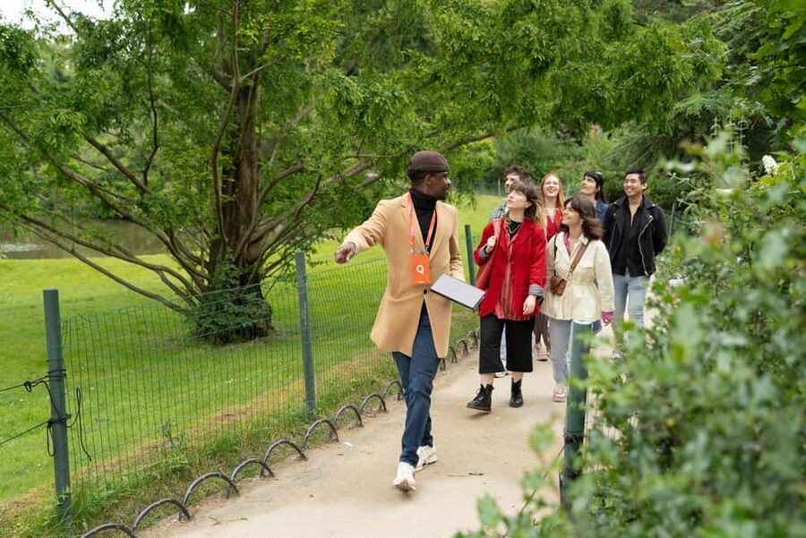 Paris: Eiffel Tower Guided Tour with Summit Access - Price and value: what $164 buys you here