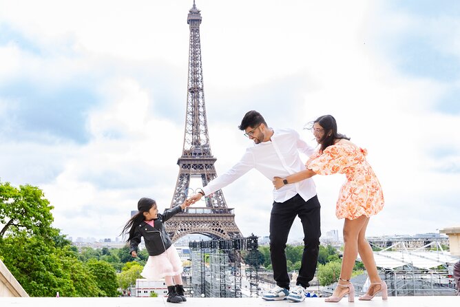 Paris: Eiffel Tower or Louvre Photoshoot - Best Spots - Eiffel Tower at Bir-Hakeim: where the view does half the work