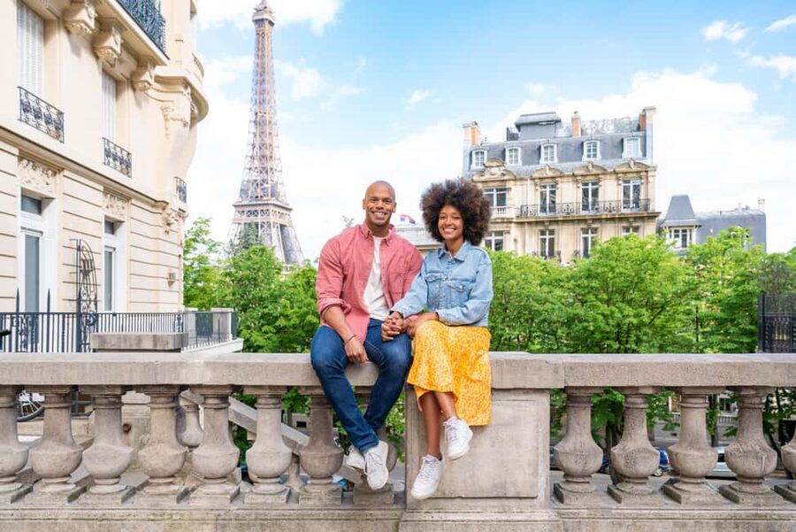 Paris: Eiffel Tower Photoshoot - How the Shoot Works: Poses, Crowd Flow, and Camera Confidence
