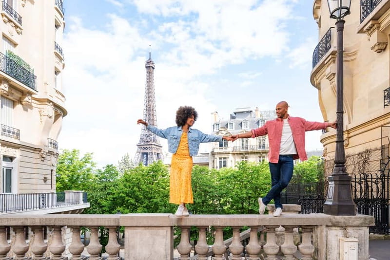Paris: Eiffel Tower Photoshoot - The Photos You Get: Edited Selection, 48-Hour Gallery, and Upgrades