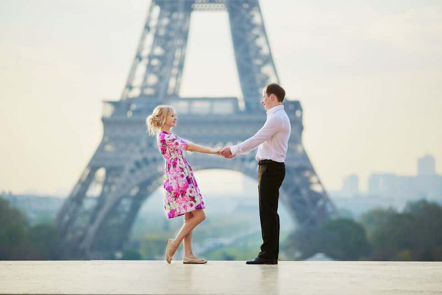 Paris: Eiffel Tower Photoshoot - Who This Suits Best: Couples, Kids, Proposals, and First-Timers