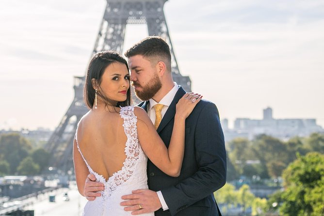 Paris Eiffel Tower Photoshoot Professional Photographer Private - Practical tips so your hour turns into great memories