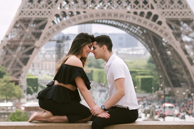 Paris Eiffel Tower Photoshoot Professional Photographer Private - The one-hour plan: what you’ll do and why it works