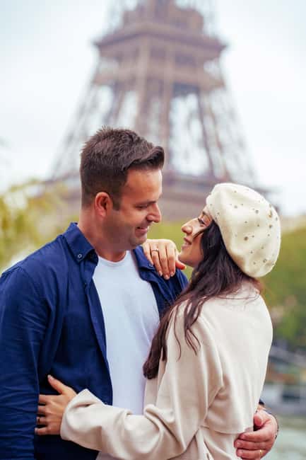 Paris: Eiffel Tower Photoshoot with a Professional - What Happens in Your 15 Minutes to 1 Hour at the Tower
