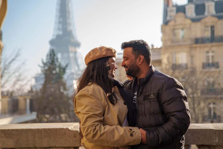 Paris: Eiffel Tower Photoshoot with a Professional - Timing, Weather, and How to Beat the Eiffel Tower Chaos