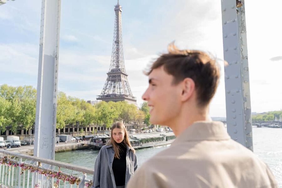 Paris: Eiffel Tower Premium Photoshoot - Photo Delivery in 48 Hours: What You Really Get